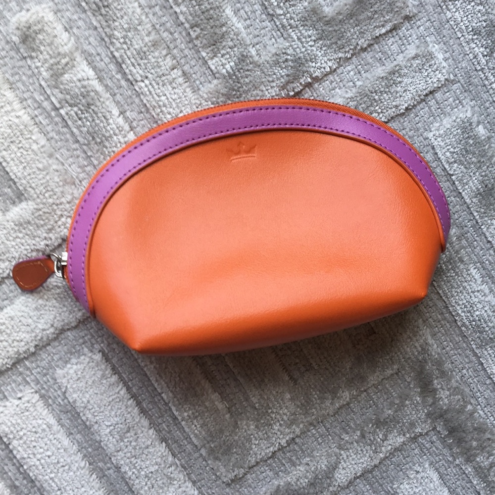 Baekgaard cosmetic zipper pouch.